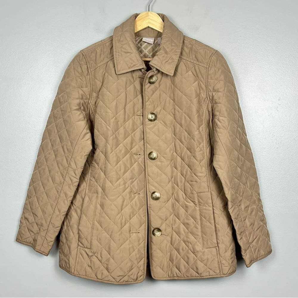 Chico’s khaki quilted button front lightweight jacket, size 8/10 medium.